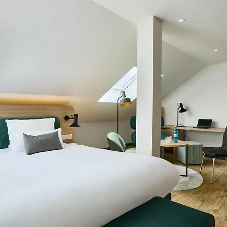 Hotel June Six 3*