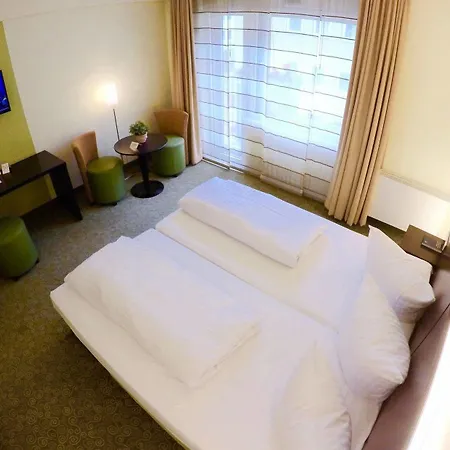 June Six 4* Hannover