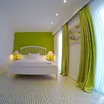 June Six Hotel