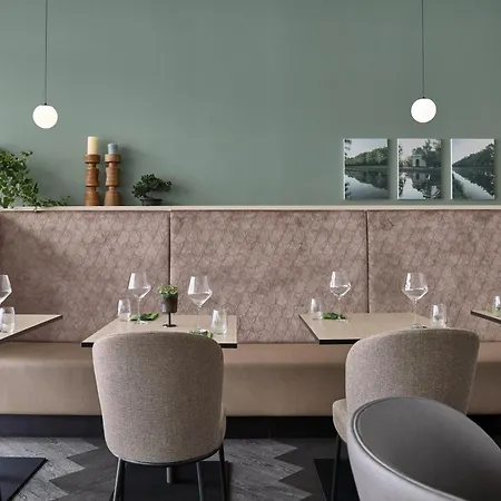 June Six 4* הנובר