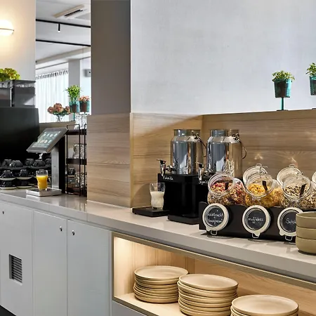 Отель June Six Ганновер