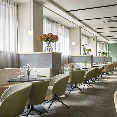 June Six Hotel 4*