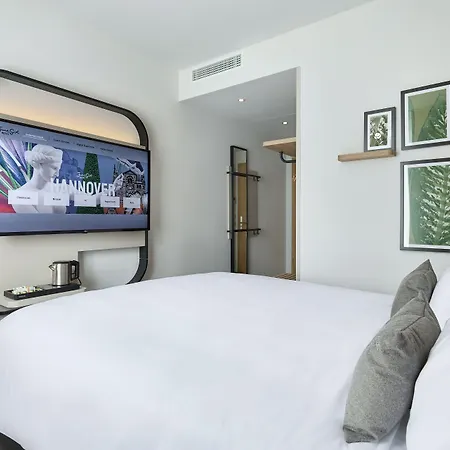 June Six 4* הנובר