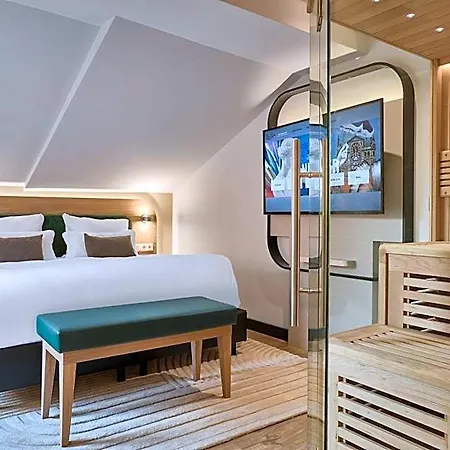 Hotel June Six